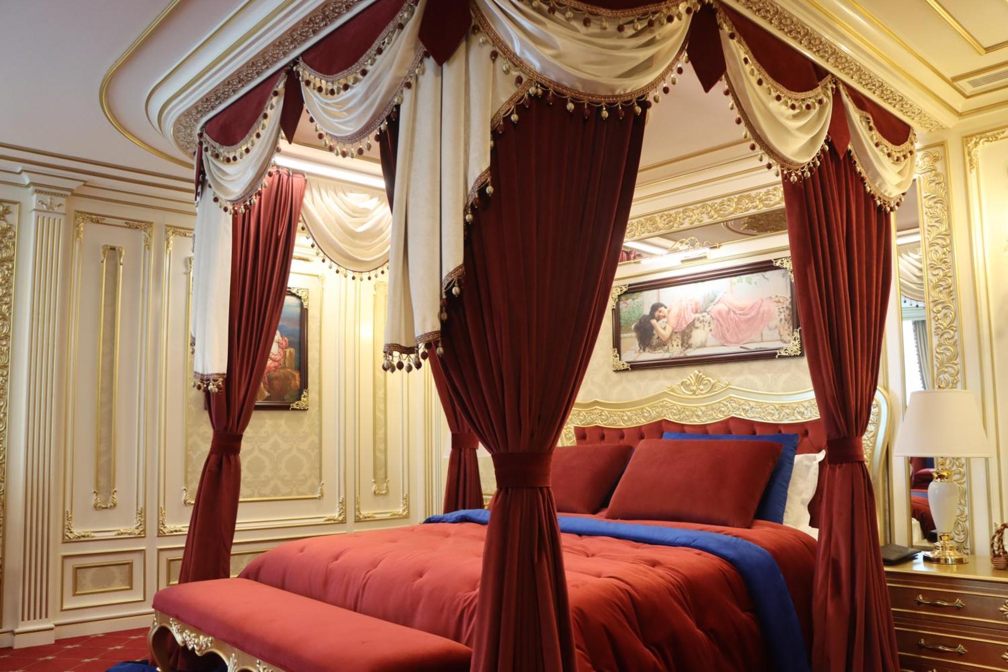 Cristal Erbil Hotel Екстер'єр фото A bedroom in the Imperial Suite