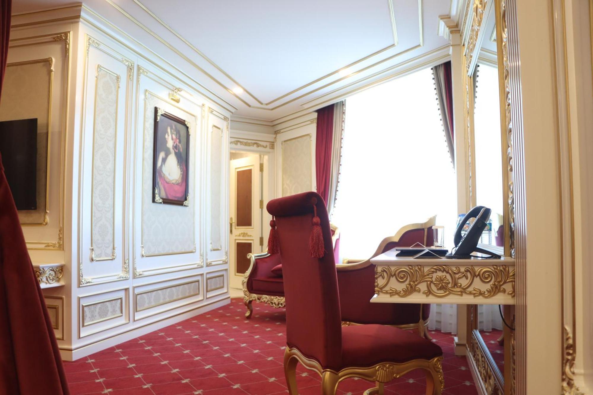 Cristal Erbil Hotel Екстер'єр фото A suite at the hotel