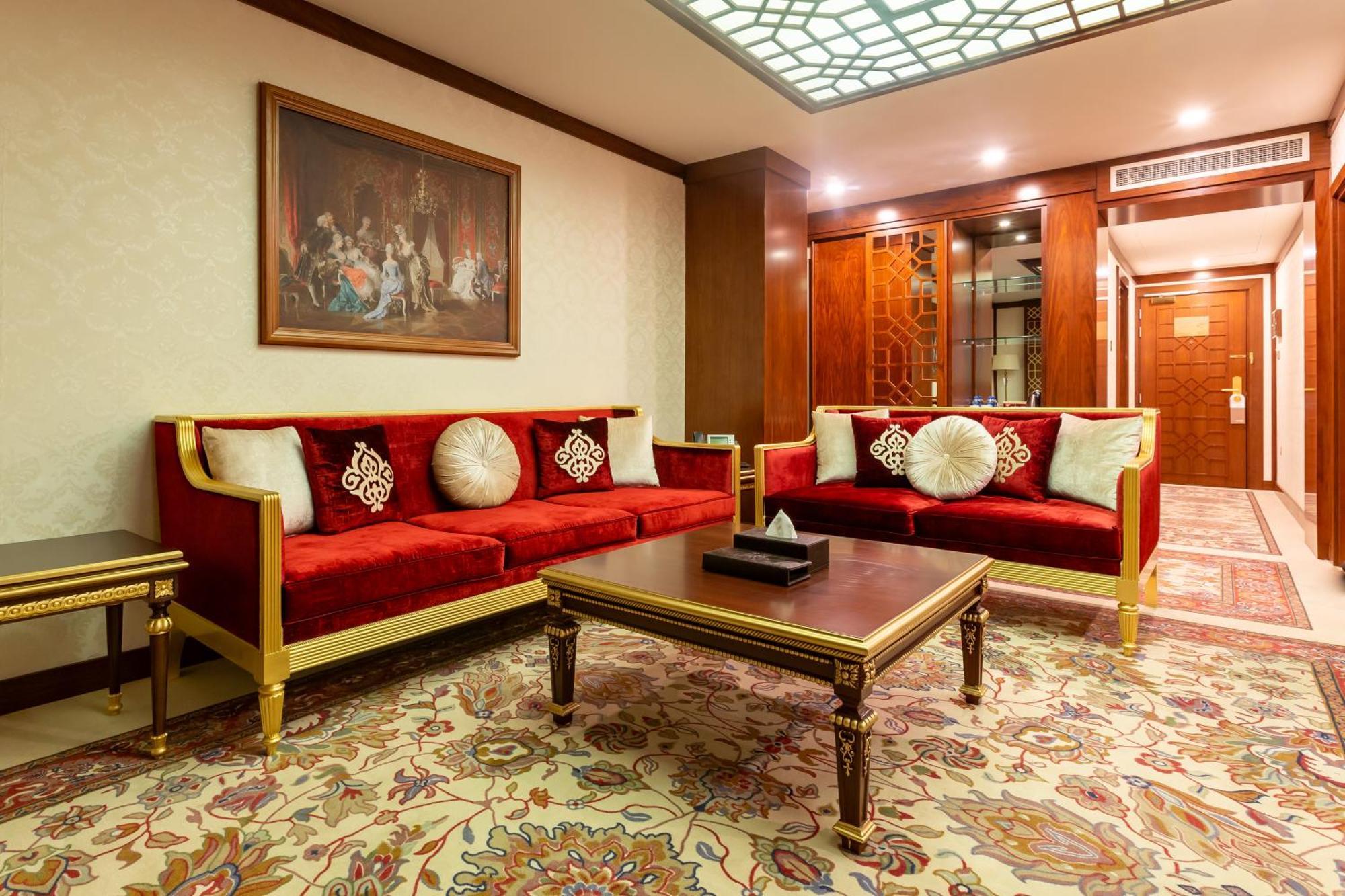 Cristal Erbil Hotel Екстер'єр фото A living room in the Presidential Suite
