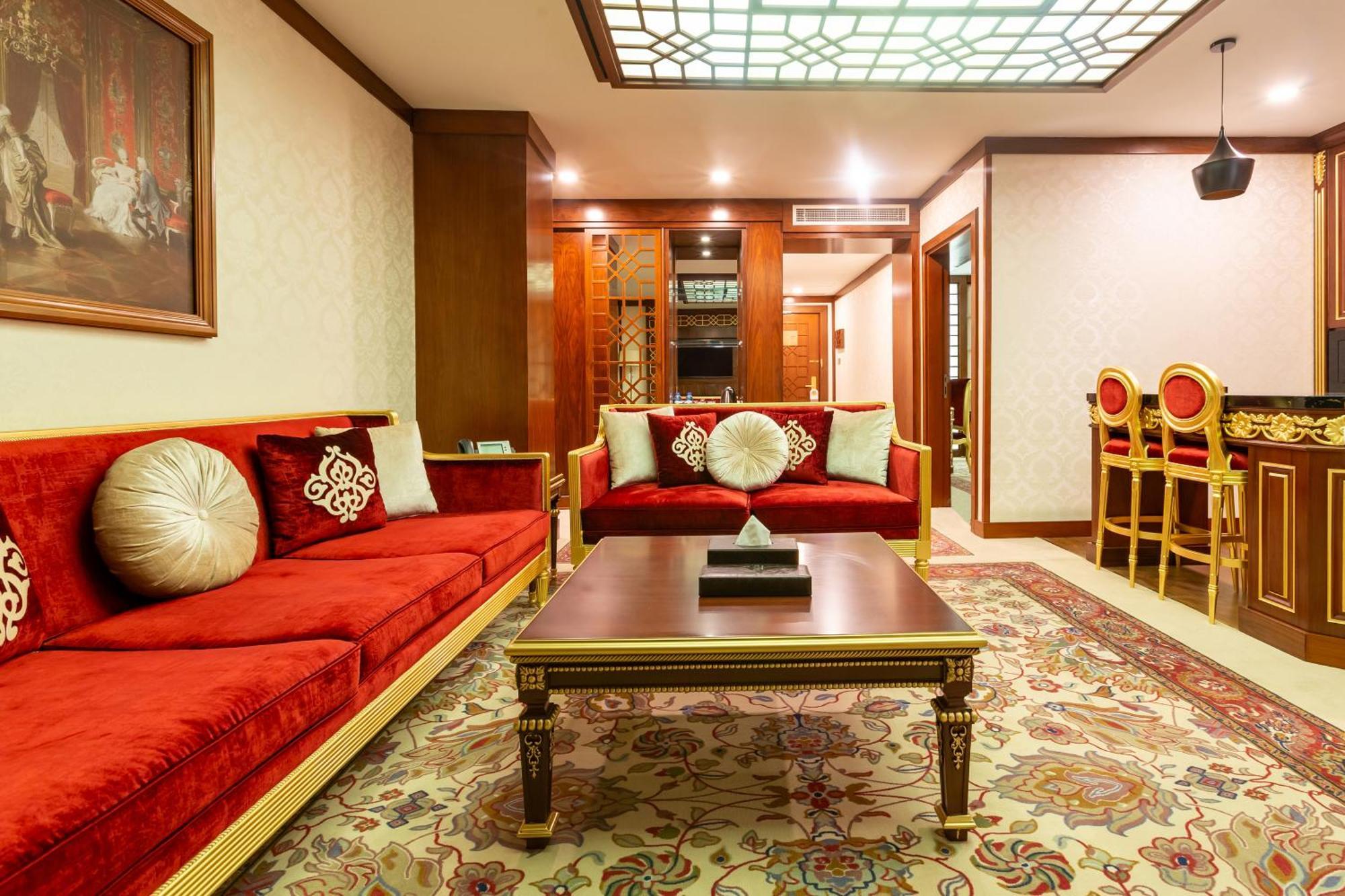 Cristal Erbil Hotel Екстер'єр фото A suite at the Grand Hotel