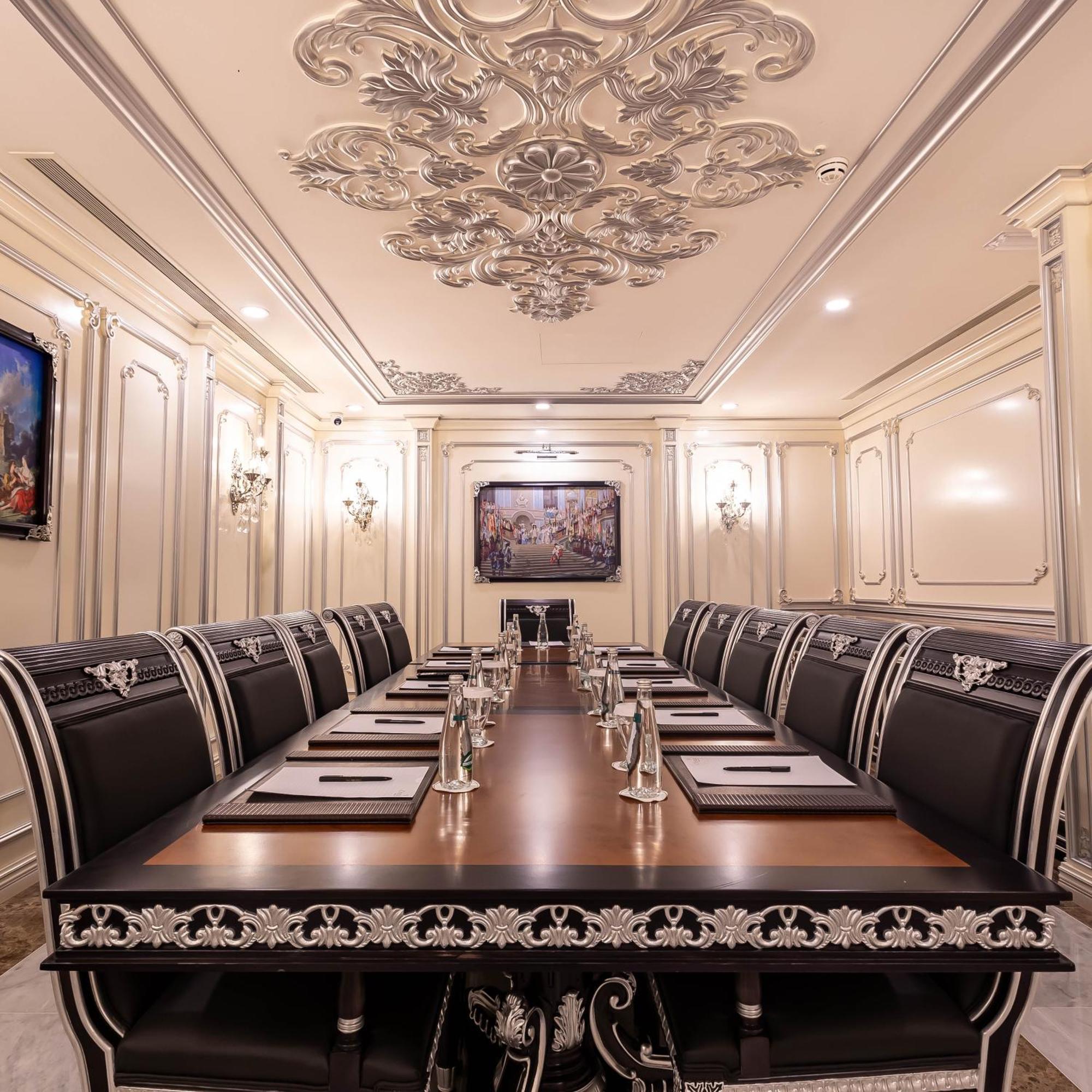 Cristal Erbil Hotel Екстер'єр фото The boardroom of the hotel