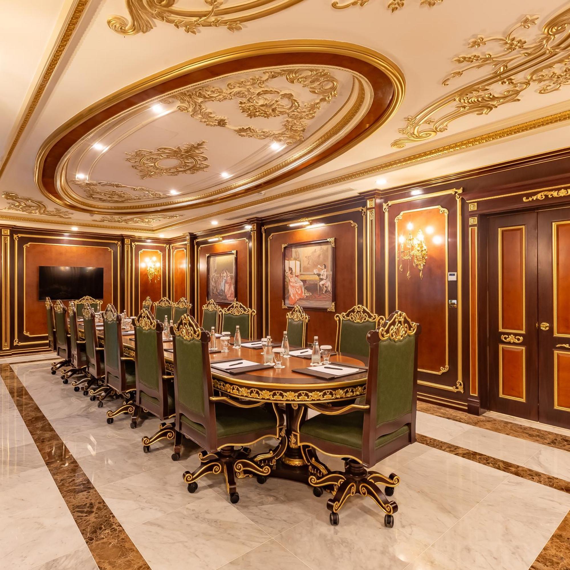 Cristal Erbil Hotel Екстер'єр фото The boardroom of the Presidential Palace